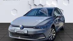 Grau Gebraucht 2021 VW Golf VIII Style Limousine | 23.948 € (Fairer Preis)