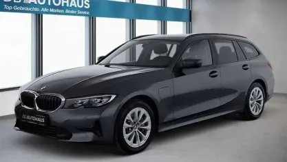 Gebraucht BMW 330e Advantage 292 PS (214 kW) 2021 Grau Kombi