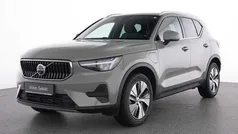 Grün sage green / metallic Gebraucht 2022 Volvo XC40 Core SUV | 29.990 € (Fairer Preis)
