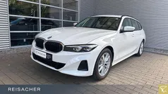 Alpinweiß uni Gebraucht 2024 BMW 318 Comfort Edition Kombi | 31.349 € (Superpreis)