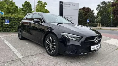 Kosmosschwarz metalliclack Gebraucht 2023 Mercedes A200 Progressive Limousine | 26.199 € (Fairer Preis)