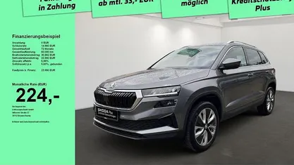 Graphitegrau metallic Gebraucht 2024 Skoda Karoq Selection SUV | 23.990 € (Superpreis)