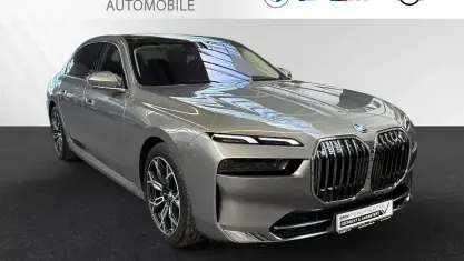 Gebraucht BMW i7 Comfort Edition 334 kW (455 PS) 2024 Oxidgrau metallic Limousine