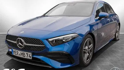 Gebraucht Mercedes A200 AMG 150 PS (110 kW) 2025 Metalliclack spektralblau Limousine