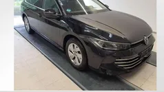 Grenadillschwarz metallic Gebraucht 2024 VW Passat Elegance Kombi | 38.460 € (Fairer Preis)