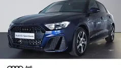 Distriktgrün metallic Gebraucht 2025 Audi A1 Sportback S-Line Kleinwagen | 30.990 € (Fairer Preis)