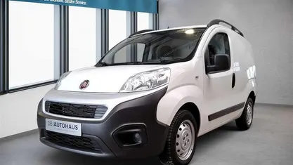 Gebraucht Fiat Fiorino 80 PS (58 kW) 2021 Weiß Van / Kleinbus