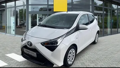 Gebraucht Toyota Aygo X-play 72 PS (52 kW) 2021 Weiß Kleinwagen