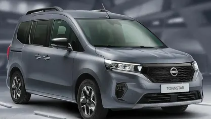 Neu Nissan Townstar Tekna 131 PS (96 kW) 2026 Grau Kombi