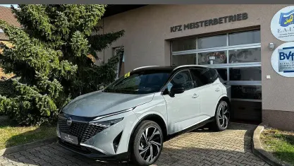 Neu Nissan Qashqai Premium Edition 158 PS (116 kW) 2026 Grau SUV
