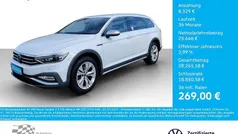 Weiß Gebraucht 2023 VW Passat Alltrack Kombi | 33.975 € (Fairer Preis)