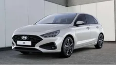 Shimmering silver Gebraucht 2024 Hyundai i30 Advantage Limousine | 24.300 € (Fairer Preis)