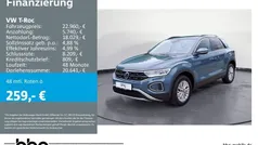 Blau Gebraucht 2024 VW T-Roc Life SUV | 22.960 € (Guter Preis)