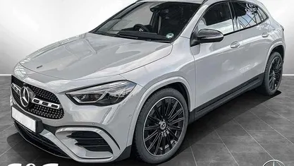 Gebraucht Mercedes GLA200 AMG 150 PS (110 kW) 2025 Manufaktur lack manufaktur alpin SUV