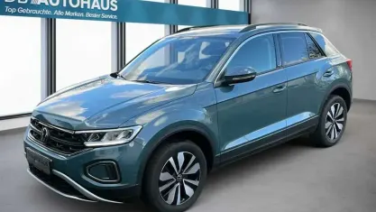 Usado VW T-Roc Move 150 HP (110 kW) 2024 Azul SUV