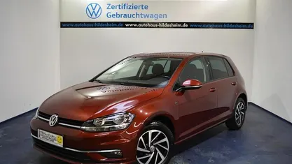 Rot Gebraucht 2019 VW Golf Join Limousine | 15.530 € (Fairer Preis)