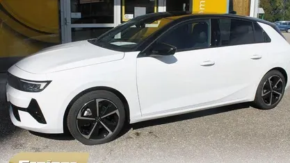 Gebraucht Opel Astra 131 PS (96 kW) 2025 Limousine