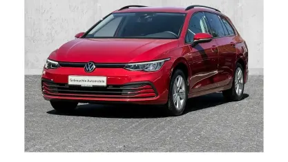 Używany VW Golf VIII Life 150 KM (110 kW) 2022 Czerwony Kombi