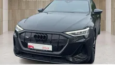 Schwarz mythosschwarz metallic Gebraucht 2022 Audi e-tron S-Line SUV | 44.450 € (Fairer Preis)