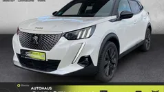 Weiß Gebraucht 2022 Peugeot e-2008 GT SUV | 22.990 € (Fairer Preis)