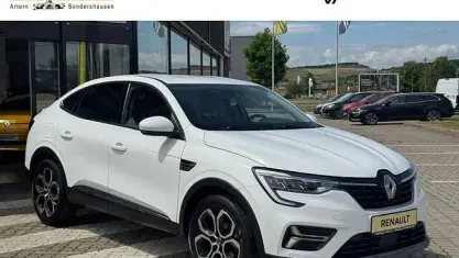 Gebraucht Renault Arkana Techno 140 PS (102 kW) 2023 Weiß schwarz SUV