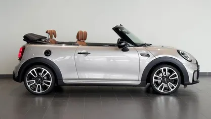 Grau Gebraucht 2023 Mini John Cooper Works Cabriolet Cabrio | 31.900 € (Fairer Preis)