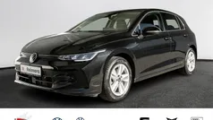Gebraucht 2024 VW Golf VIII Life Limousine | 23.990 € (Fairer Preis)