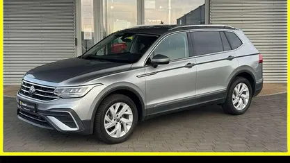 Silber (pyrit silber metallic) Gebraucht 2023 VW Tiguan Allspace Life SUV | 32.640 € (Guter Preis)