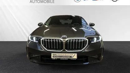 Gebraucht BMW 530e Sport Line 299 PS (219 kW) 2024 Sophistograu brillanteffekt metallic Limousine