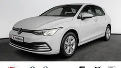 Gebraucht 2022 VW Golf VIII Life Limousine | 22.740 € (Fairer Preis)