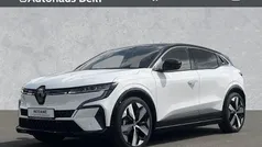 Weiss Gebraucht 2023 Renault Mégane Komfort Limousine | 35.490 € (Fairer Preis)