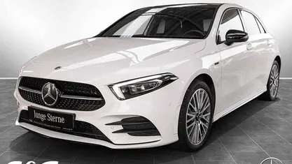 Unilack polarweiß Gebraucht 2020 Mercedes A250 AMG Limousine | 24.477 € (Fairer Preis)