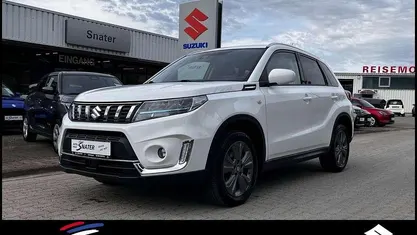 Weiß Gebraucht 2020 Suzuki Vitara Comfort SUV | 17.980 € (Fairer Preis)