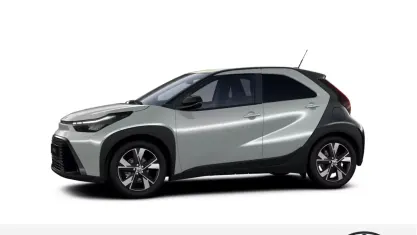 Neu Toyota Aygo X 117 PS (86 kW) 2026 Urban khaki / night sky black SUV