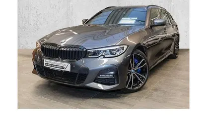 Grau Gebraucht 2021 BMW 330 M Sport Kombi | 33.490 € (Fairer Preis)