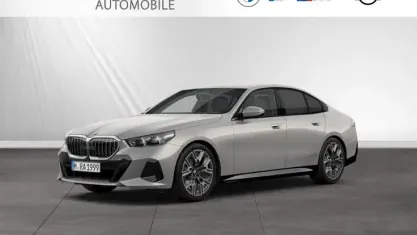 Gebraucht BMW 520 M Sport 197 PS (144 kW) 2025 Oxidgrau metallic Limousine