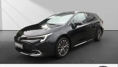 Schwarz Gebraucht 2023 Toyota Corolla Team Kombi | 26.890 € (Fairer Preis)