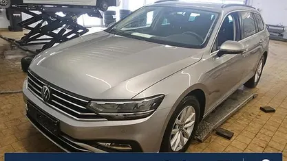 Gebraucht VW Passat Business 150 PS (110 kW) 2023 Kombi