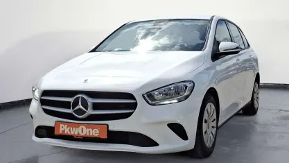 Gebraucht Mercedes B180 136 PS (100 kW) 2022 Weiß Kleinwagen