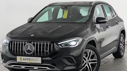 Gebraucht Mercedes GLA200 Progressive 163 PS (119 kW) 2022 Schwarz SUV