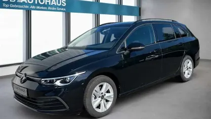 Gebraucht VW Golf VIII Life 150 PS (110 kW) 2024 Schwarz Kombi