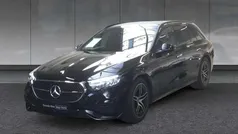 Metalliclack obsidianschwarz Gebraucht 2023 Mercedes E220 AMG Kombi | 48.470 € (Fairer Preis)