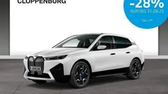 Mineralweiss Gebraucht 2025 BMW iX Sport Line SUV | 95.400 €