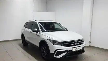 Gebraucht VW Tiguan Allspace Life 150 PS (110 kW) 2023 Pure white SUV