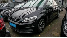 Deep black perleffekt Gebraucht 2023 VW Touran Comfortline Van / Kleinbus | 27.180 € (Fairer Preis)