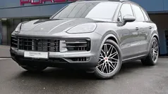 Grau Gebraucht 2025 Porsche Cayenne SUV | 97.888 €