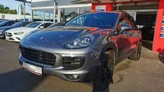 Grau Gebraucht 2016 Porsche Cayenne S SUV | 41.900 € (Teuer)