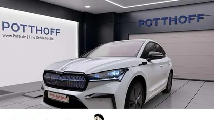 Weiss Gebraucht 2024 Skoda Enyaq iV SportLine SUV | 43.997 € (Fairer Preis)