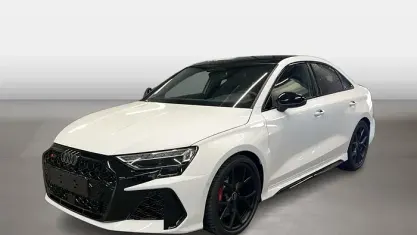 Gebraucht Audi RS3 Ambiente 400 PS (294 kW) 2026 Arkonaweiss Limousine