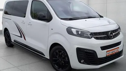 Jade weiss Gebraucht 2020 Opel Zafira Life Innovation Van / Kleinbus | 32.990 € (Guter Preis)